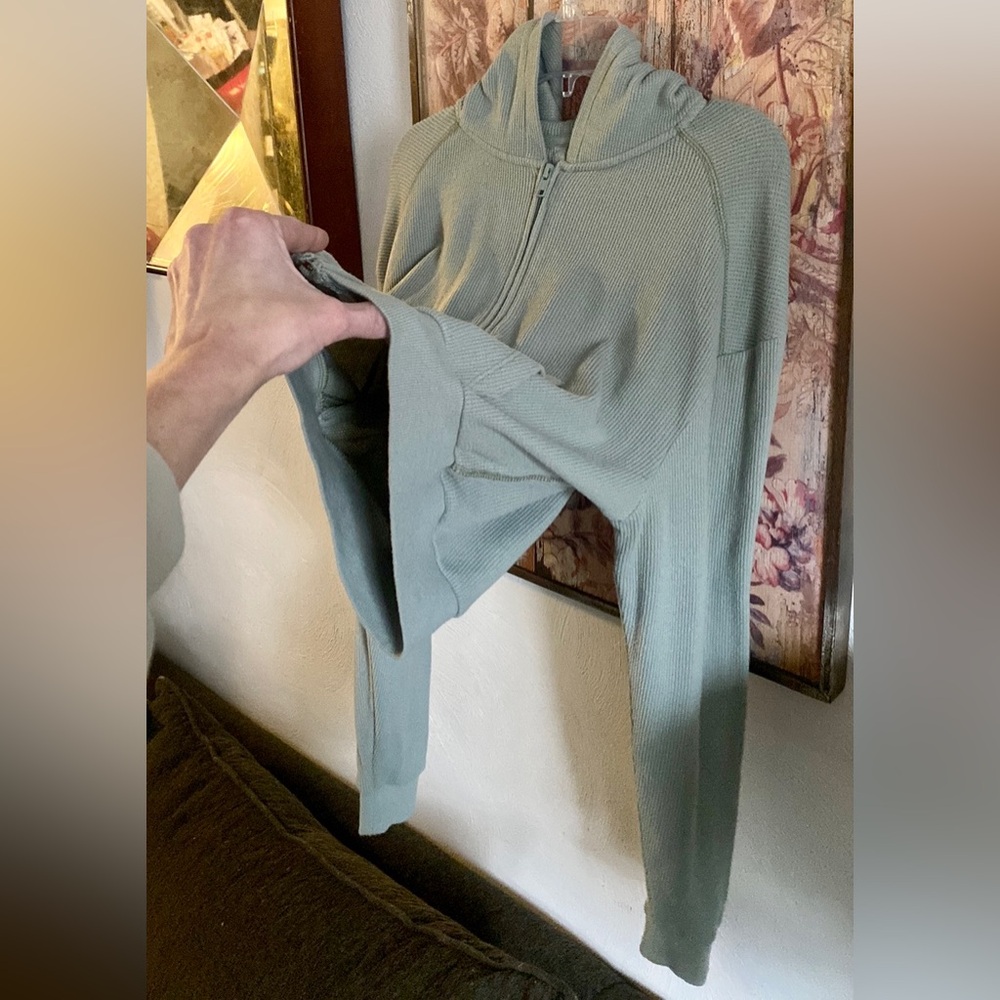 SKIMS WAFFLE ZIP UP HOODIE MINERAL SAGE WOMENS SIZE SMALL - Picture 5 of 17